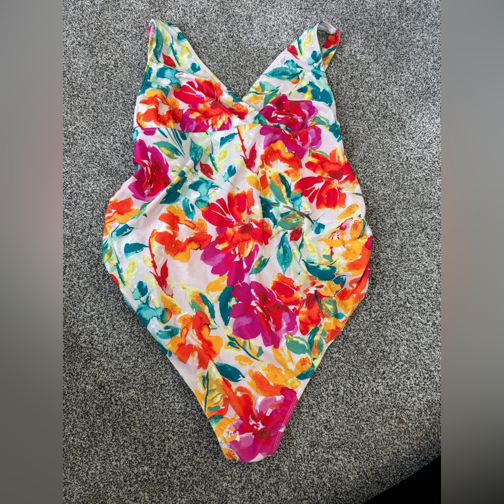 New Maternity Multicolor Floral Swimwear New Maternity Multicolor Floral Swimwear